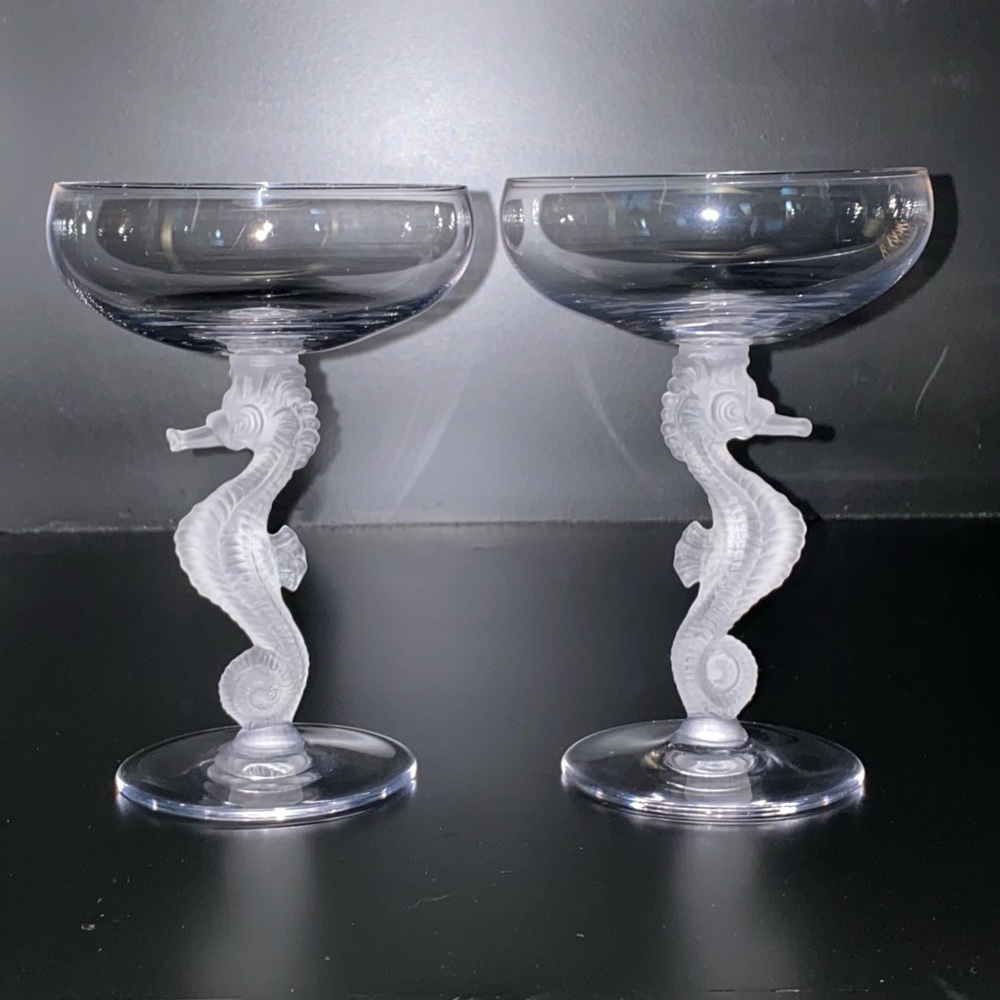 Set of two champagne seahorse glasses